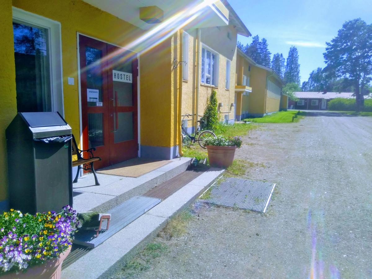Hostel Vanha Koulu Monola Buitenkant foto
